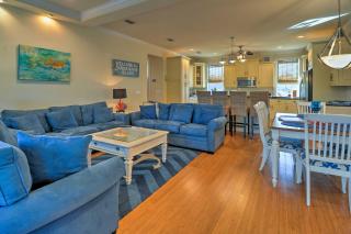 Holmes Beach Family Home Private Pool and 3 Decks! - Holmes Beach - 5