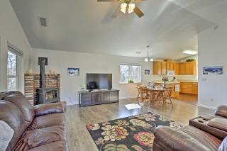 Centrally Located Mt Shasta Home with Deck! - 3