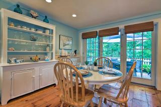 Maushop Village Getaway with Private Beach Access! - Mashpee - 5