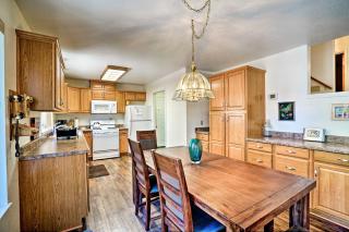 4 Mi to Heavenly Home with Deck in South Lake Tahoe - 9