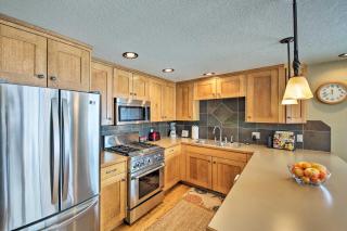 Lake Pend Oreille Condo with Porch and Mountain View! - 2