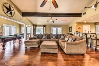 Canyon Lake Home with Game Room Less Than 1 Mi to Boat Ramp! - Canyon Lake - 1