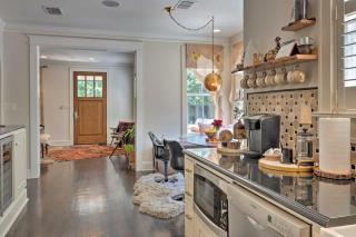 Pool and Hot Tub Ideally Located Austin Oasis - Austin - 1