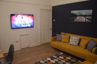 9 bed house (7 Mins) 2 miles from Newcastle centre - Newcastle upon Tyne - 3