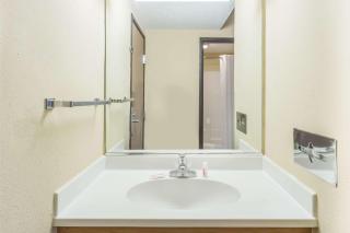Super 8 by Wyndham Ottawa Starved Rock - Ottawa - 3