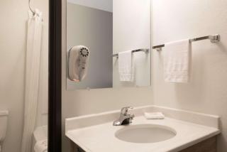 Super 8 by Wyndham Billings - Billings - 1