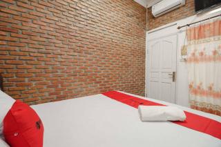 RedDoorz Syariah near Jalan Asahan Pematang Siantar - 2