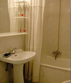 Hostal Delfina - Madrid - 6