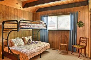 10 Mi to Lake Tahoe Beaches Home with Pool Table - 9