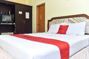 RedDoorz Plus @ Tirta Kencana Hotel - Ambon - 9