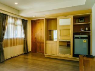 Moon Dragon Hotel - 4