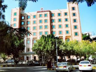 Ramee Guestline Hotel - 4