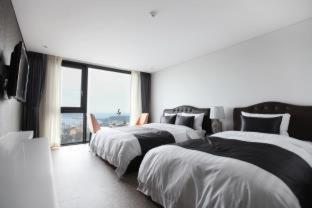 Eins Hotel - 9