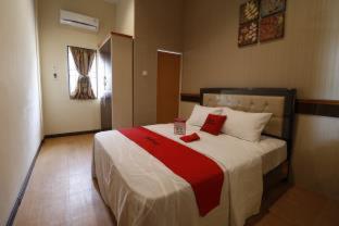 RedDoorz Plus near Universitas Sumatera Utara - 6