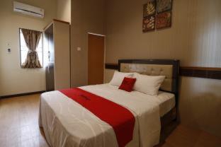 RedDoorz Plus near Universitas Sumatera Utara - 5