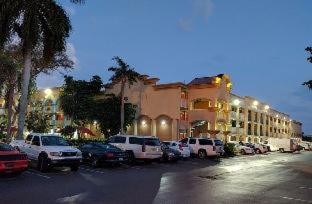 Red Carpet Inn Airport Fort Lauderdale - Fort Lauderdale - 4