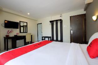 RedDoorz Plus @ Singosari Raya - 2