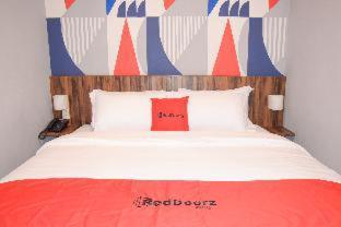 RedDoorz Plus near UNIMED Medan - Medan - 6