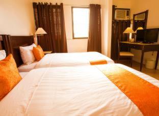 Harbor Town Hotel - 2