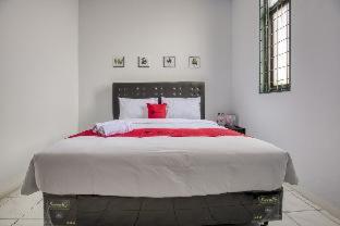 RedDoorz Plus near Jakarta Kota Station - 9