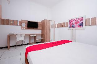 RedDoorz near Plaza Simpang Lima - Semarang - 2