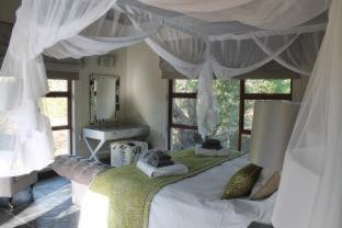 Kusudalweni Safari Lodge and Spa - Guernsey Nature Reserve - 7