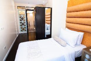Sierra Hotel - 8