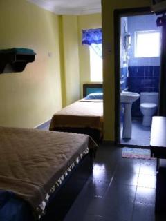 Ria Cameron Hotel - 1
