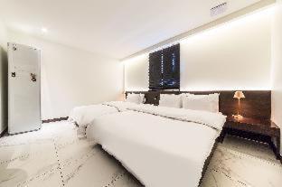 Plum Hotel - 8