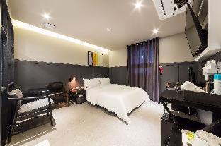 Plum Hotel - 2