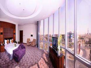 Qaser Al Hamra by Warwick - 2