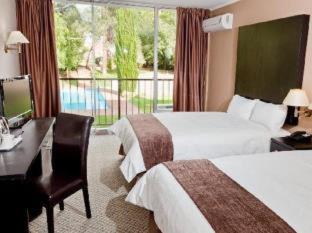 Oudtshoorn Inn Hotel - 5