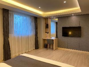 New Donghae Tourist Hotel - Donghae - 1