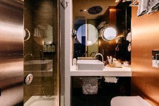 Dash Living on Queen's - Hong Kong - 4