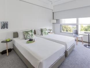 Hotel Stage - Hong Kong - 3