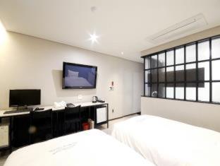 Queens Hotel Seomyeon Busan - Busan - 5