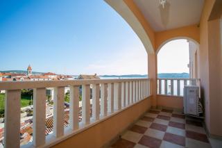 Kaja - right next to the beach - Trogir - 4