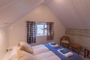 Skyrhusid Guesthouse - 9