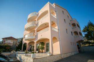 Kaja - right next to the beach - Trogir - 9