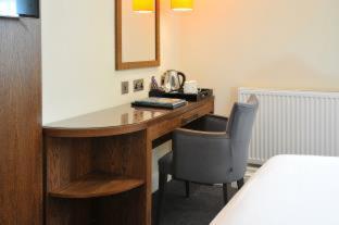 Bromley Court Hotel London - 9