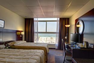 Ajman Beach Hotel - Ajman - 9
