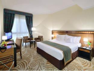 Al Majaz Premiere Hotel Apartments - Sharjah - 9