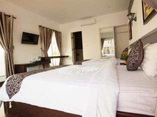 Sea Breeze Resort - 4