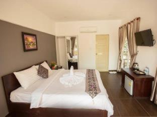 Sea Breeze Resort - 2