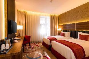 Ramada Hotel & Suites by Wyndham Yerevan - Yerevan - 8