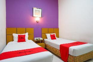 RedDoorz near Monumen Habibi Ainun - Parepare - 7