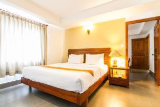 Cambodian Country Club - Phnom Penh - 1