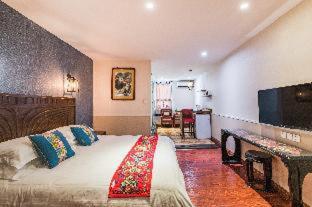 Wenjun Courtyard Hotel ---5 mins walk from Tonghuimen metro station, near Tianfu square, close by culture park and Sichuan opera house, English speaking service, local tours - 6