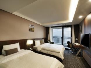 Ramada by Wyndham Gangwon Sokcho - Sokcho - 8