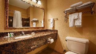 Best Western Plus Victoria Inn & Suites - Victoria - 1